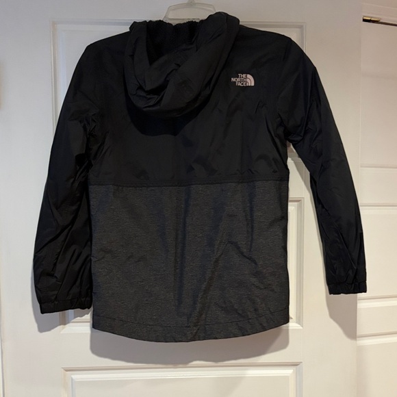 The North Face Boys Black and Charcoal Windbreaker w/fleece lining. - Picture 3 of 3